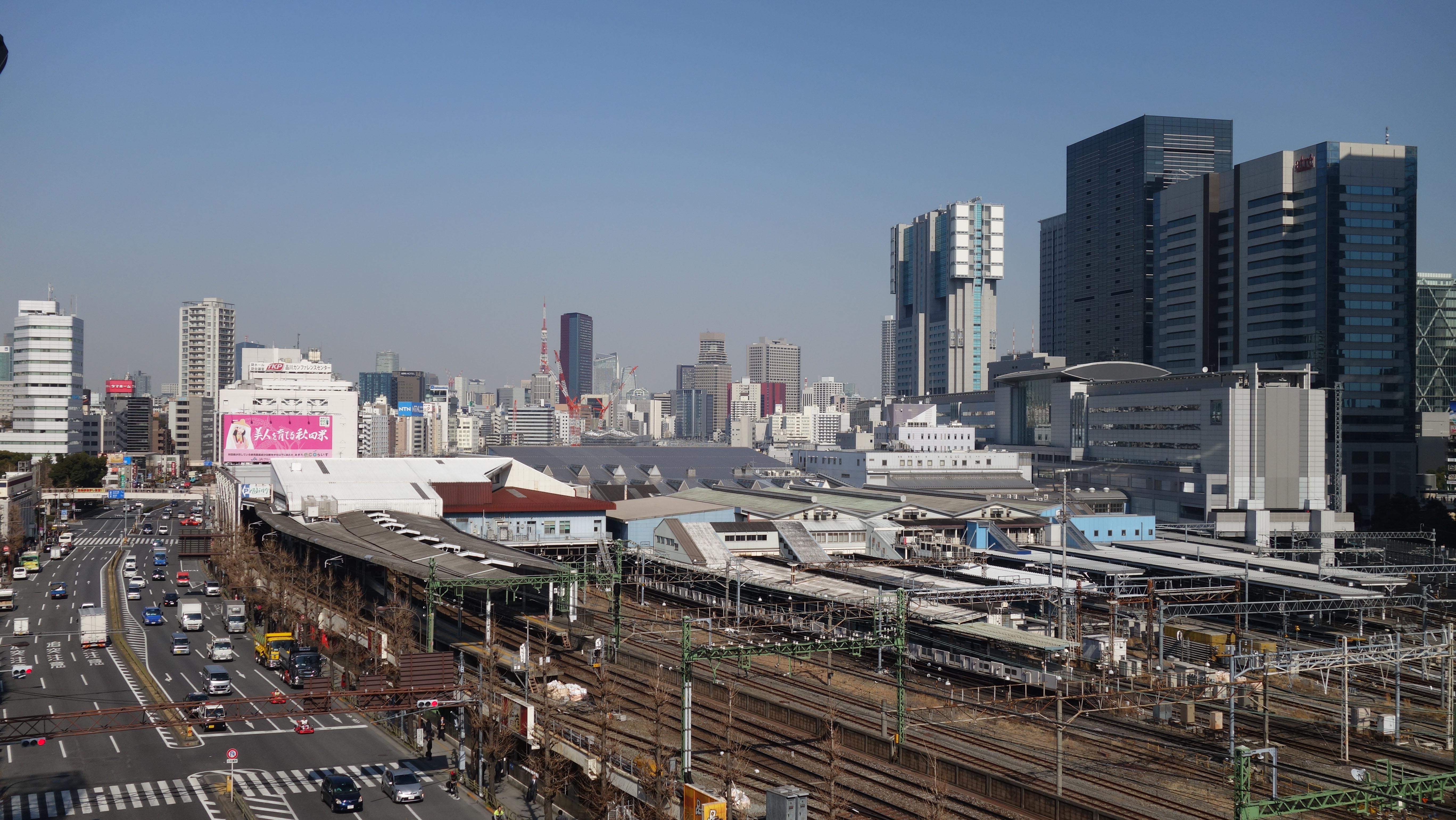 屋上から品川駅方面の景色