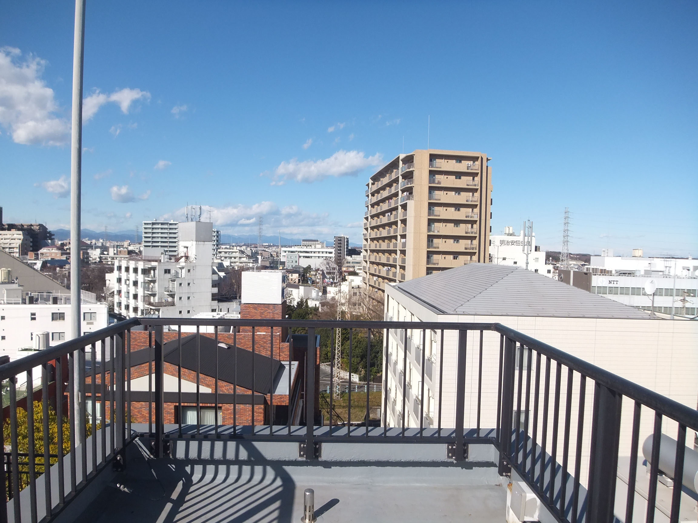 屋上風景（住宅街方面）