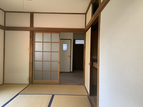 部屋の中です。作りは部屋によって異なります。