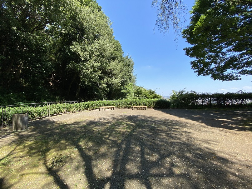 城山公園ベンチ①