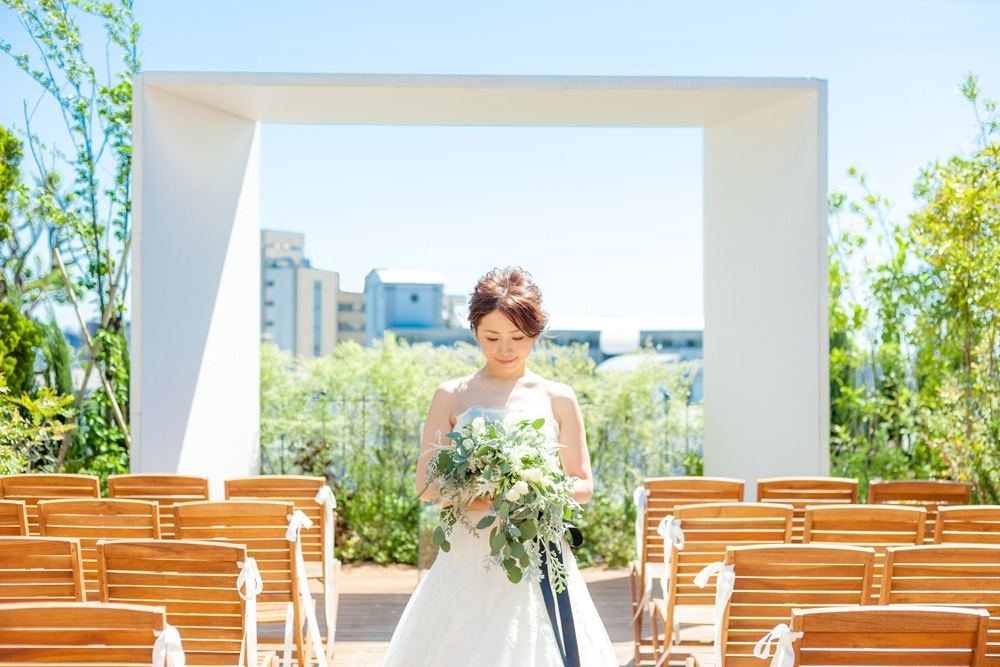 恵比寿の丘だから叶うガーデンチャペルは開放的