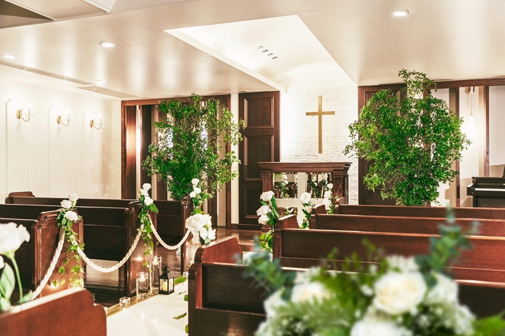 木の温もりを感じるプライベート感のあるチャペル（3階）