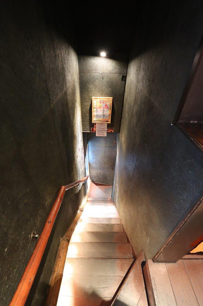 階段（１～２階）