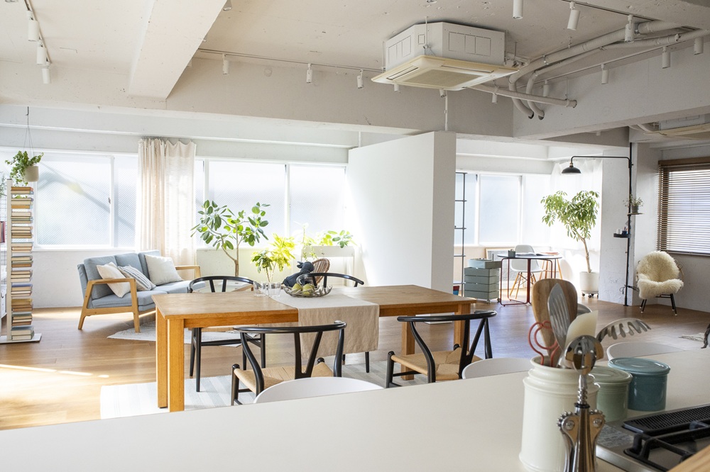 2F 白い可動式の壁あり