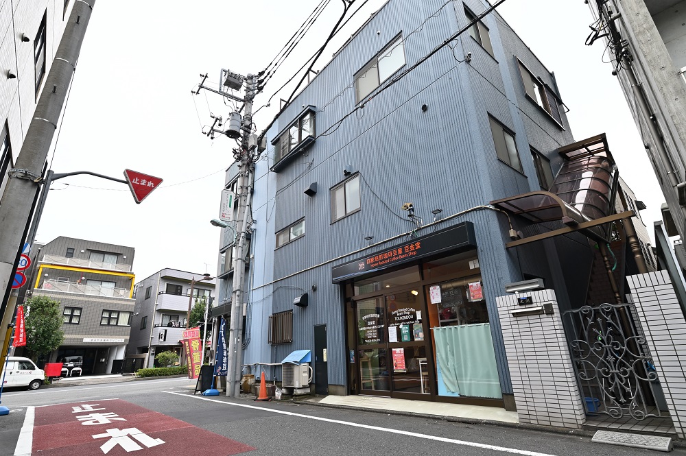店舗外観(左斜め)都道側
