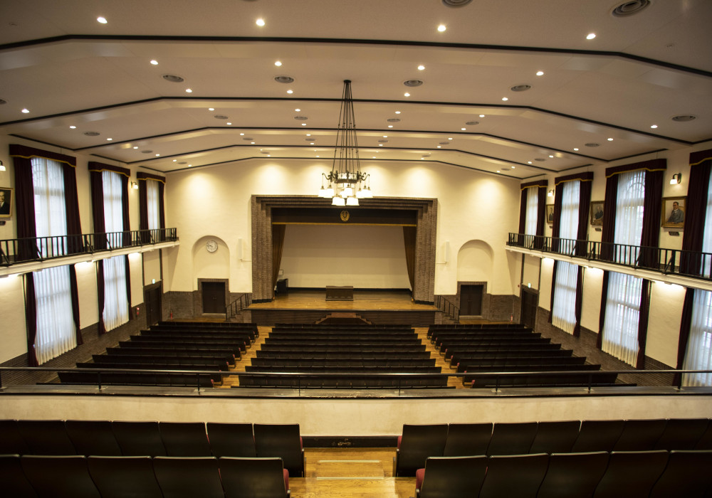 「大講堂」内観<br />