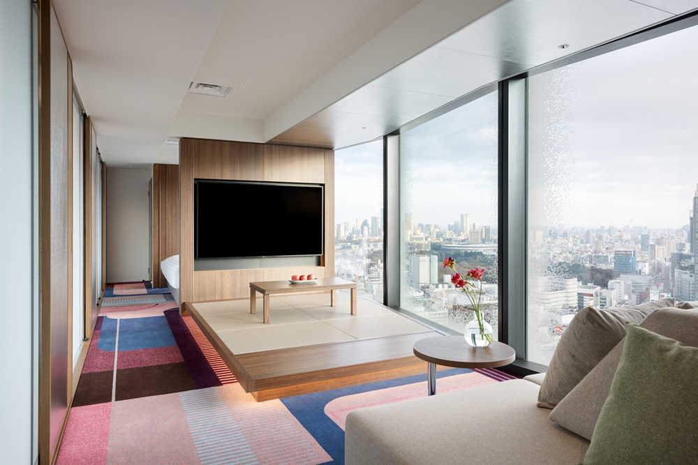 「Premier Suite Twin」は約61㎡で畳の小上がりがある客室。