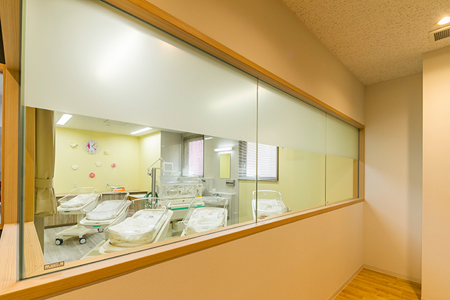 新生児室前<br />※感染対策の為、中での撮影は要相談