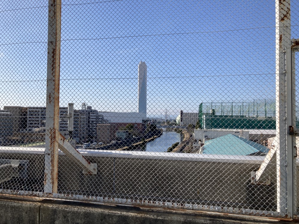 屋上からも河川が見える