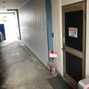 裏口回り。入口が2か所ありますので撮影時の使い勝手が良いです。 裏口回り。入口が2か所ありますので撮影時の使い勝手が良いです。