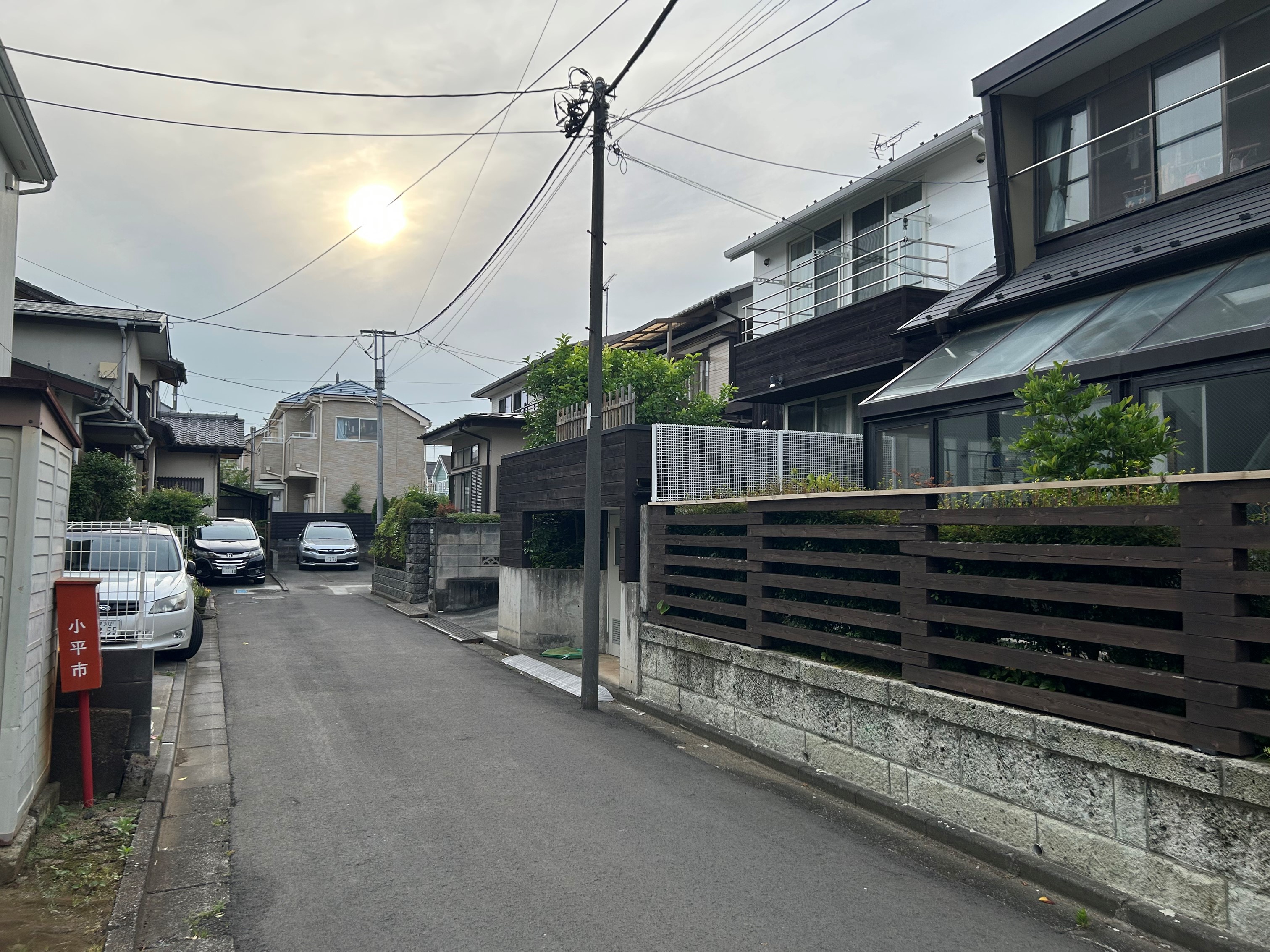 家前の道・西あて