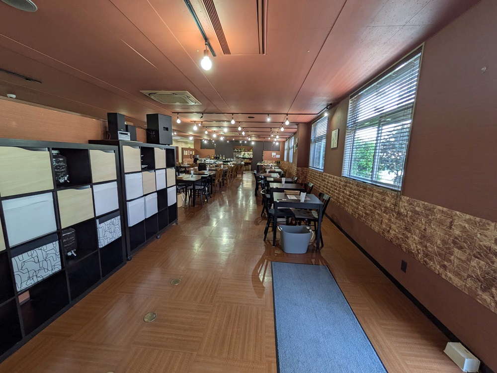 店内7