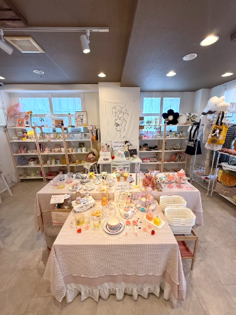 お店の扉を開けると思わず可愛いと声が出るラブリーな店内。