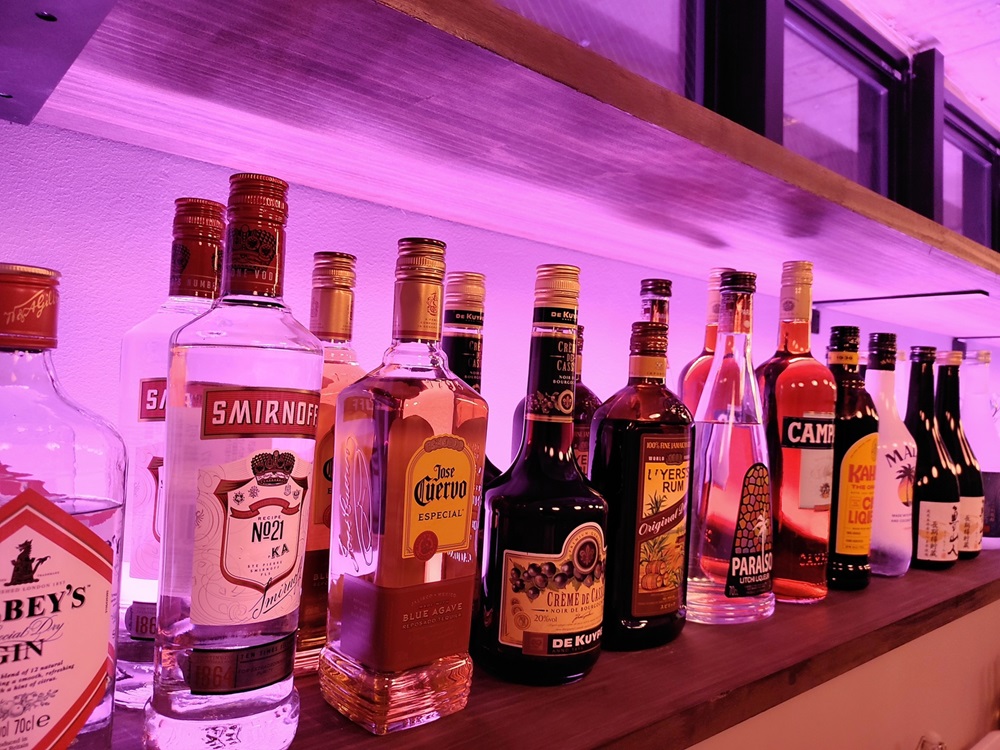 リキュールで、バー、飲み屋さんの画も撮れます。