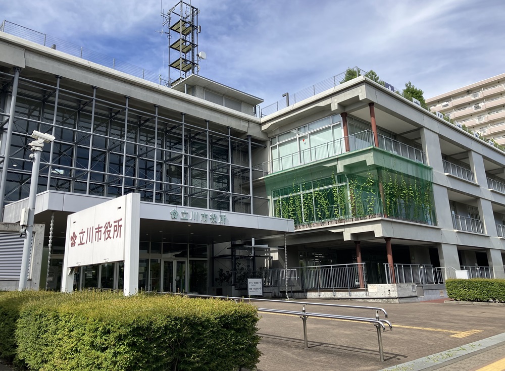 正面入口・外観