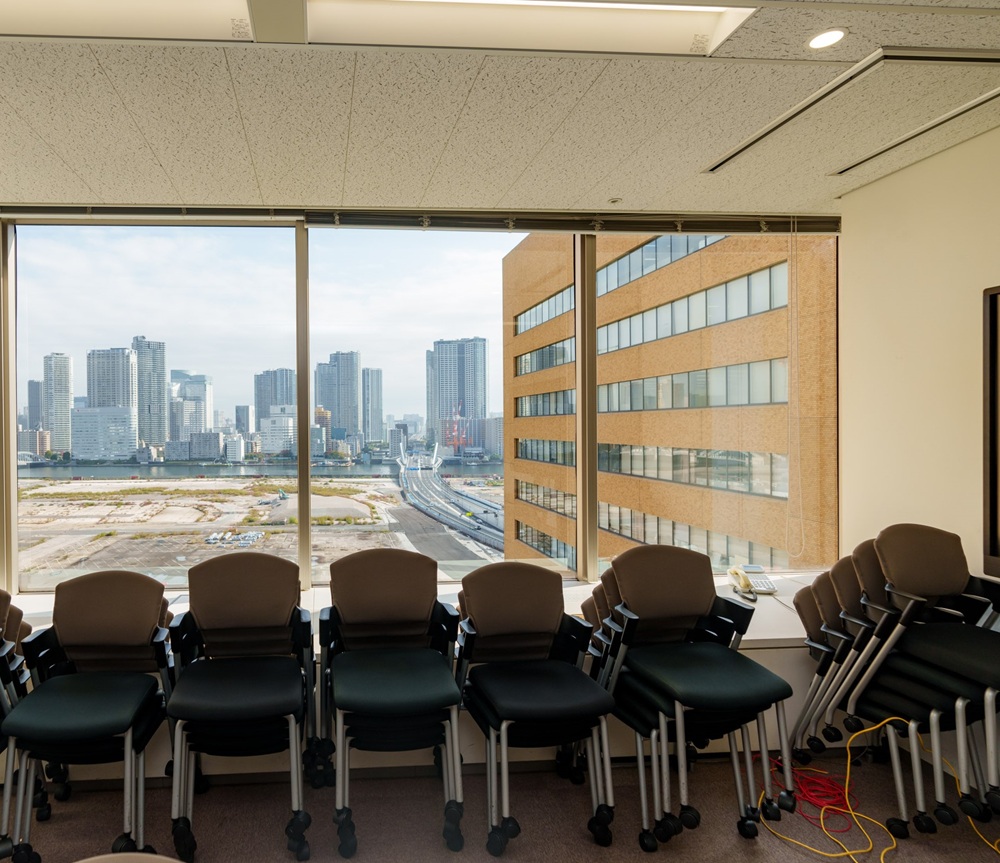 大会議室窓抜け