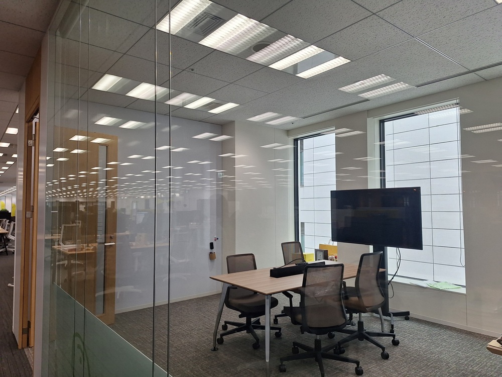 オープンマインドを促す、ワイドビュー仕様の空間です。