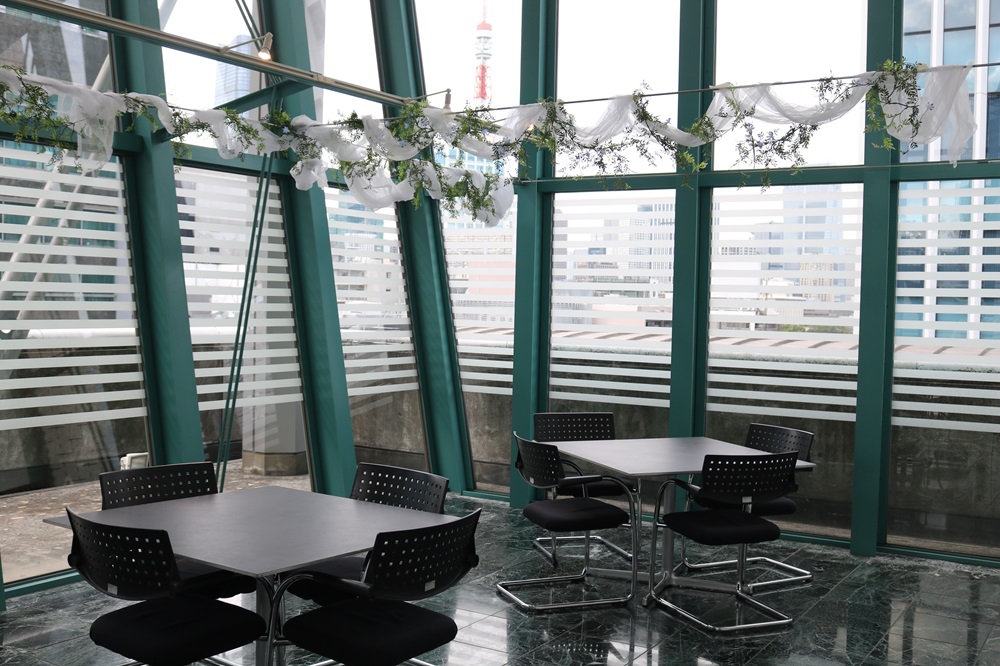 【9階 スカイルーム】<br />全面ガラス張りの部屋になっており、東京タワーを見ることができ、<br />ウェディングのチャペルとして使用する機会もあります。 【9階 スカイルーム】<br />全面ガラス張りの部屋になっており、東京タワーを見ることができ、<br />ウェディングのチャペルとして使用する機会もあります。