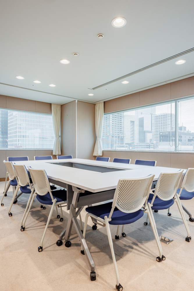 11階12階07部屋：会議室(L字の窓から浜松町のシティービューが良く見える会議室。社長室や応接室での撮影にもおすすめ）