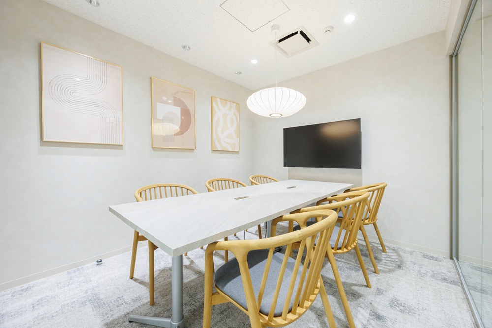 7階：会議室（６名用・モニター付き）