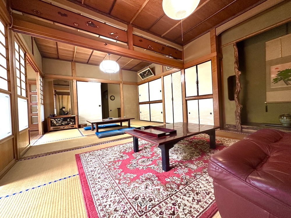 1階：6畳2間つづき和室