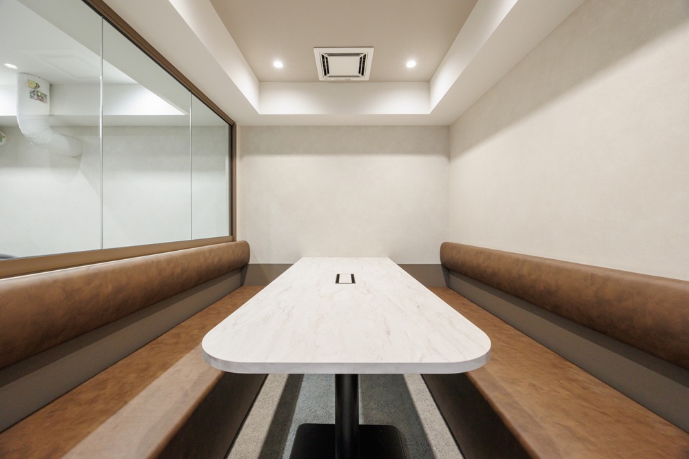 2階3階：会議室（6名用ソファータイプ）