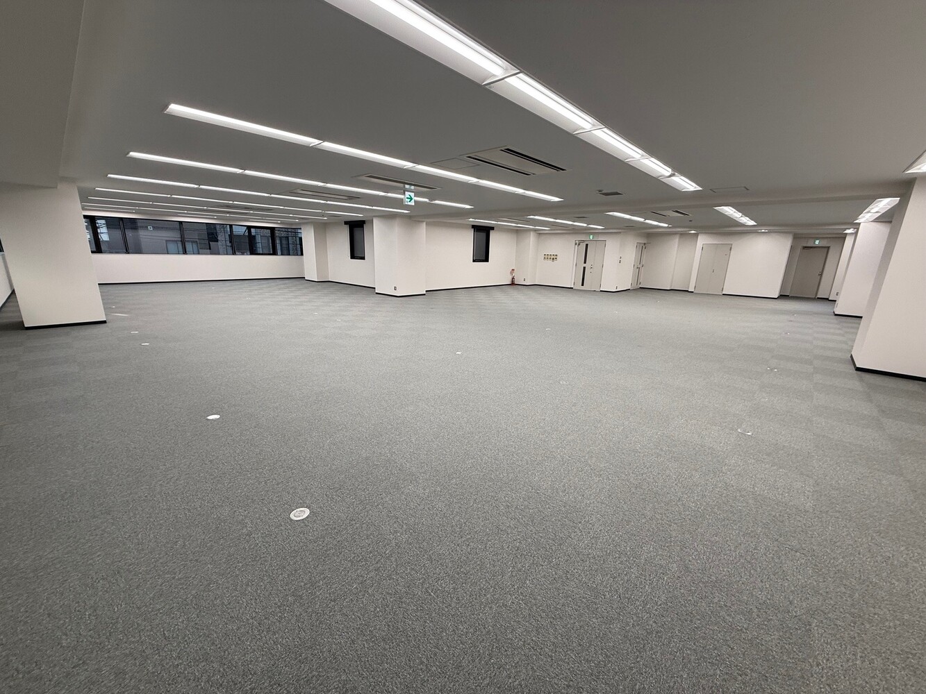 2階:執務室(展示会・MV撮影・インタビュー撮影でも何でも利用可能) 2階:執務室(展示会・MV撮影・インタビュー撮影でも何でも利用可能)