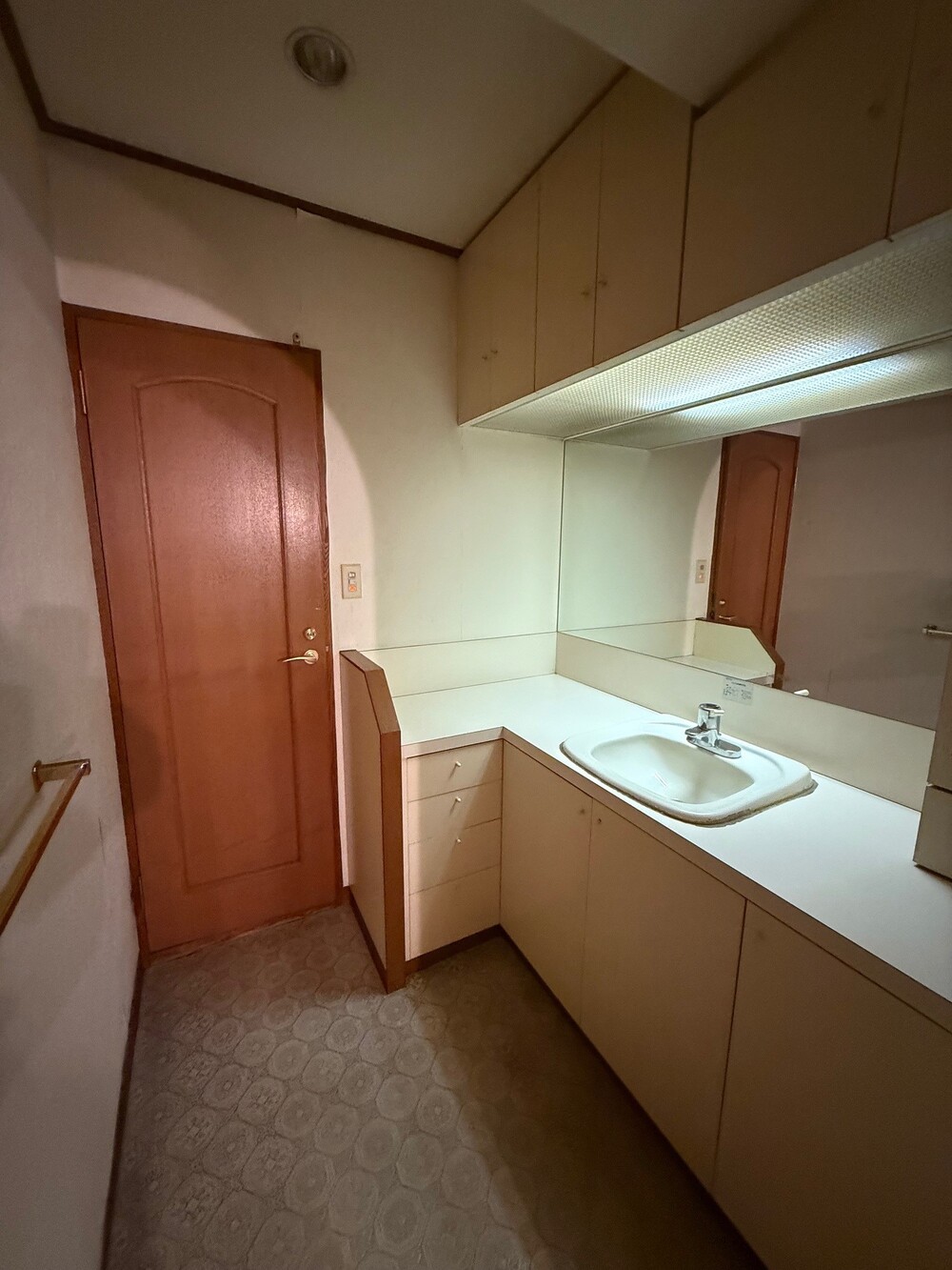 8階＋9階：キッチン（洗面所の撮影も平日でも可能　 9階）