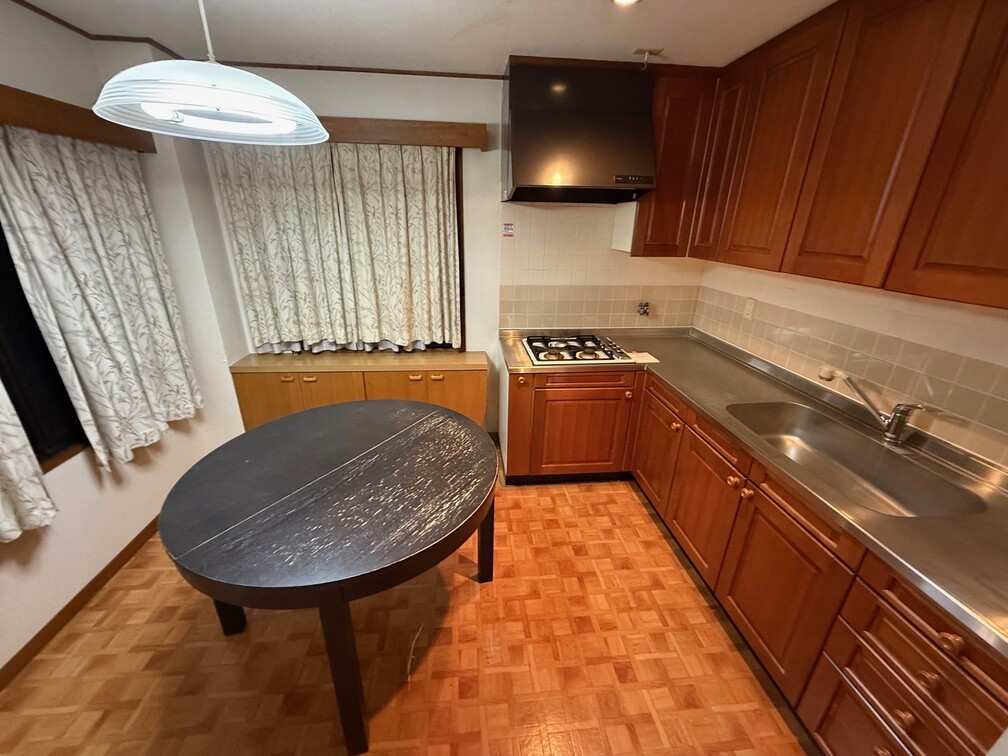 2階：キッチン（平日でも撮影可能）