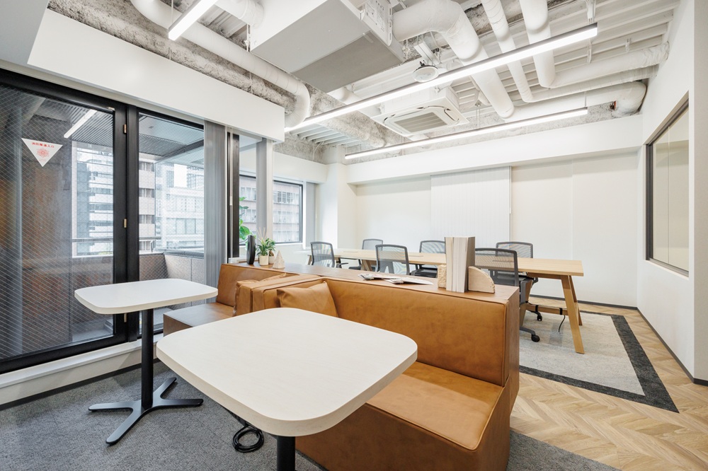 2階3階5階9階10階：執務室・ラウンジ（身にデッキ付き使用可能）