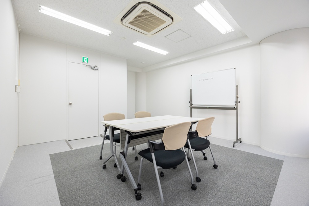 5階：会議室兼控室（個室対応）