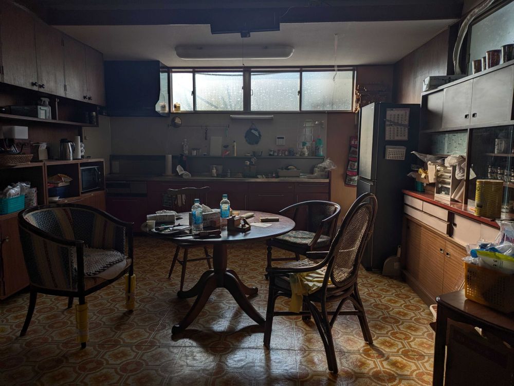 ダイニングキッチンの空間は今も独自の雰囲気を保っています