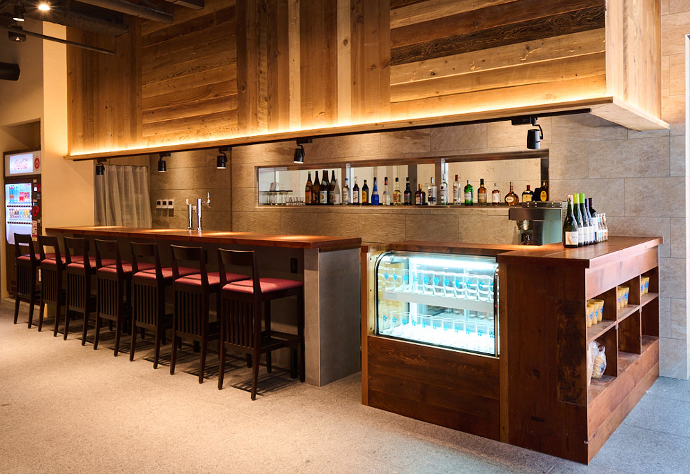 エントランス併設カフェスペース