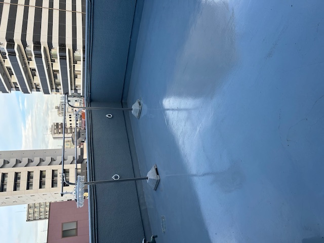 屋上も利用可能です。他にコンランドリーもありますので洗濯、物干しをするシーンにも使用できます！