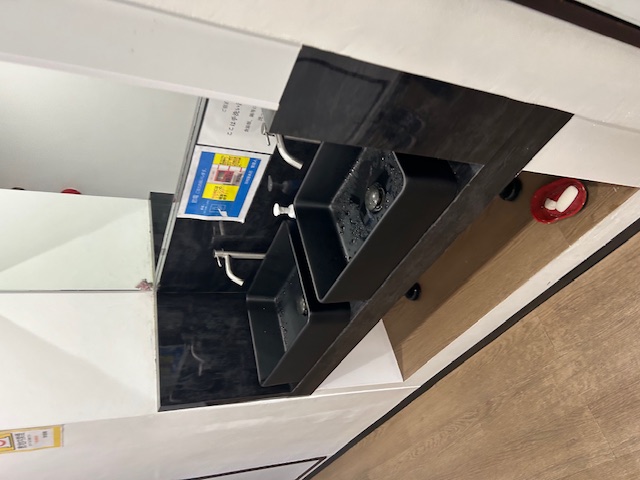 共用洗面台　洗面、歯磨きのシーンにも使用できます。