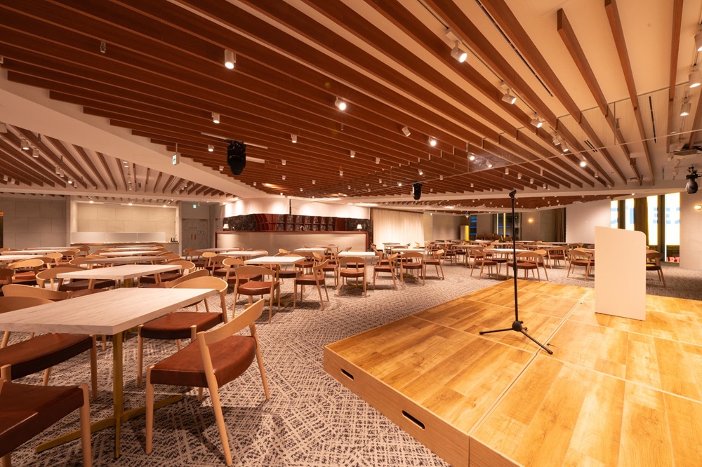 【メインフロア 調色可能な照明】