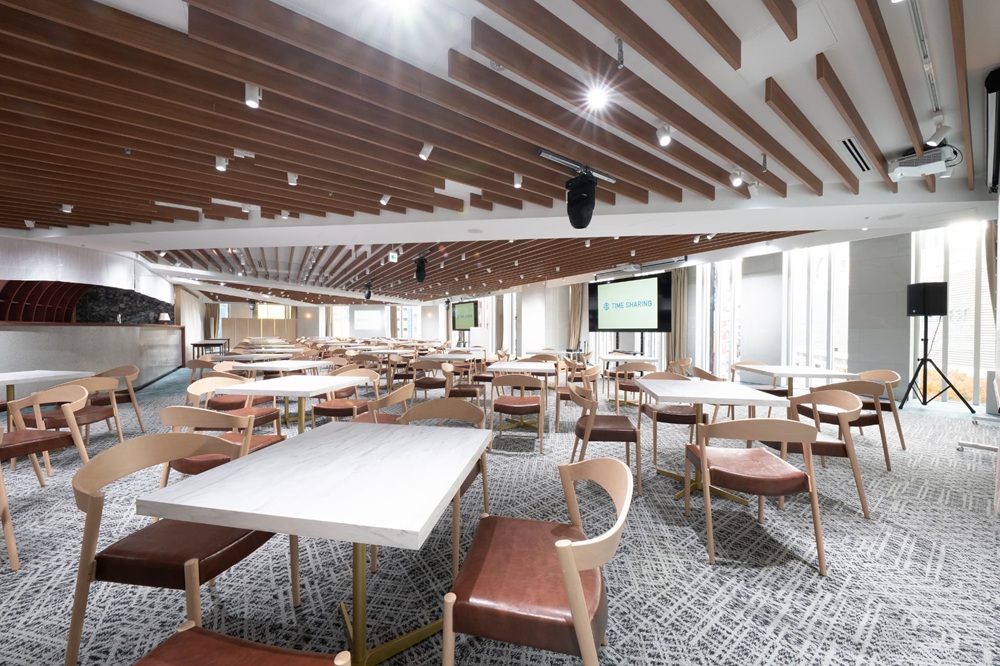 【メインフロア】